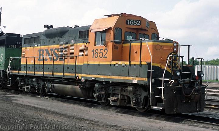 BNSF 1652 GP9.jpg